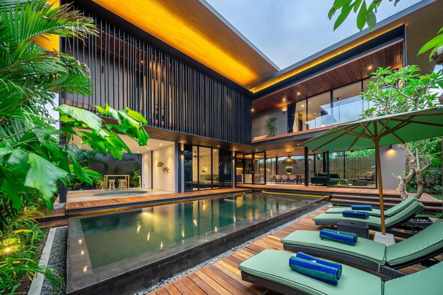 The Continental Modern Luxury 4 Bedroom In Villa Seminyak (Bali)